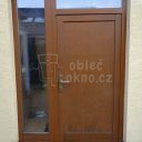 Dřevěné dveře před renovací hliníkovým opláštěním