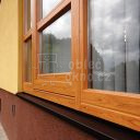 Dřevěné trojokno po opravě systémem hliníkového opláštění Window servis