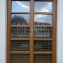 Zrenovované dřevěné okno hliníkovým opláštěním firmy Window servis